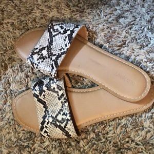 Flip flops. Women size 8